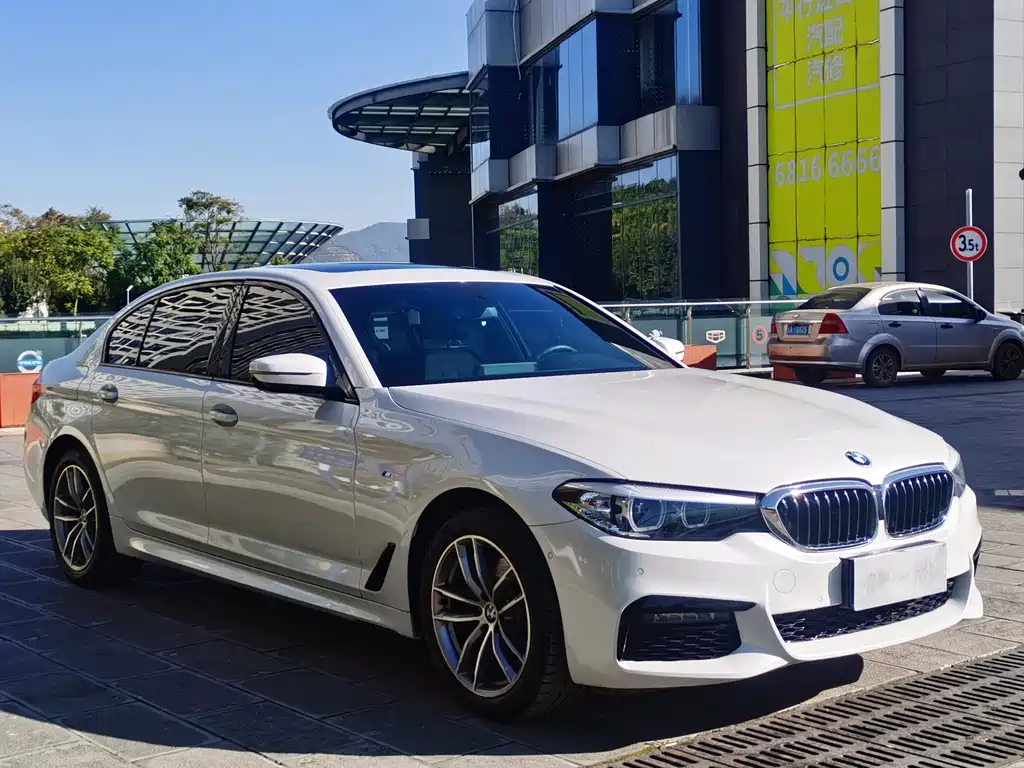 BMW 5 Series 2019 525Li M Sport Package