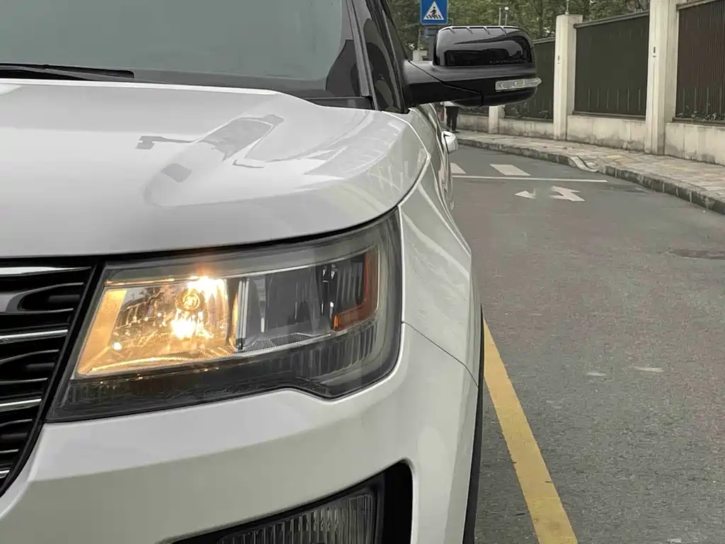 Explorer Import 2016 2.3T Fashion Edition
