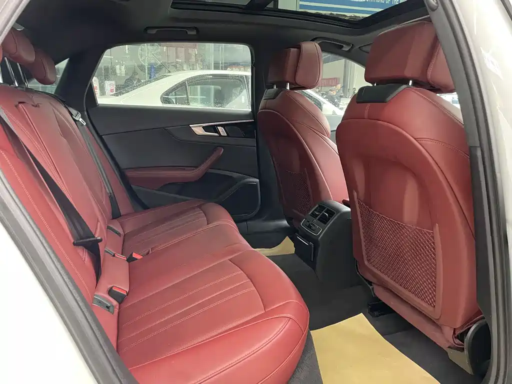 Audi A4L 2024 40 TFSI Luxury Dynamic Edition