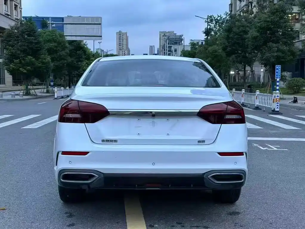 Emgrand UP 2021 1.5L CVT Leading Edition