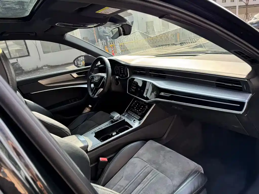 Audi A6L 2022 40 TFSI Luxury Dynamic Edition