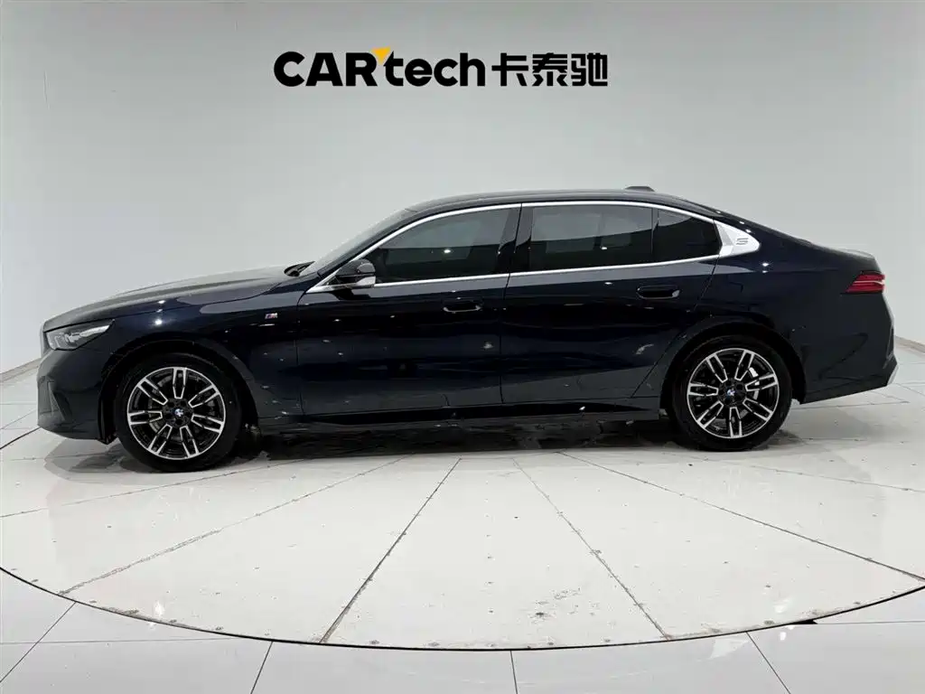 BMW 5 Series 2025 525Li M Sport Package