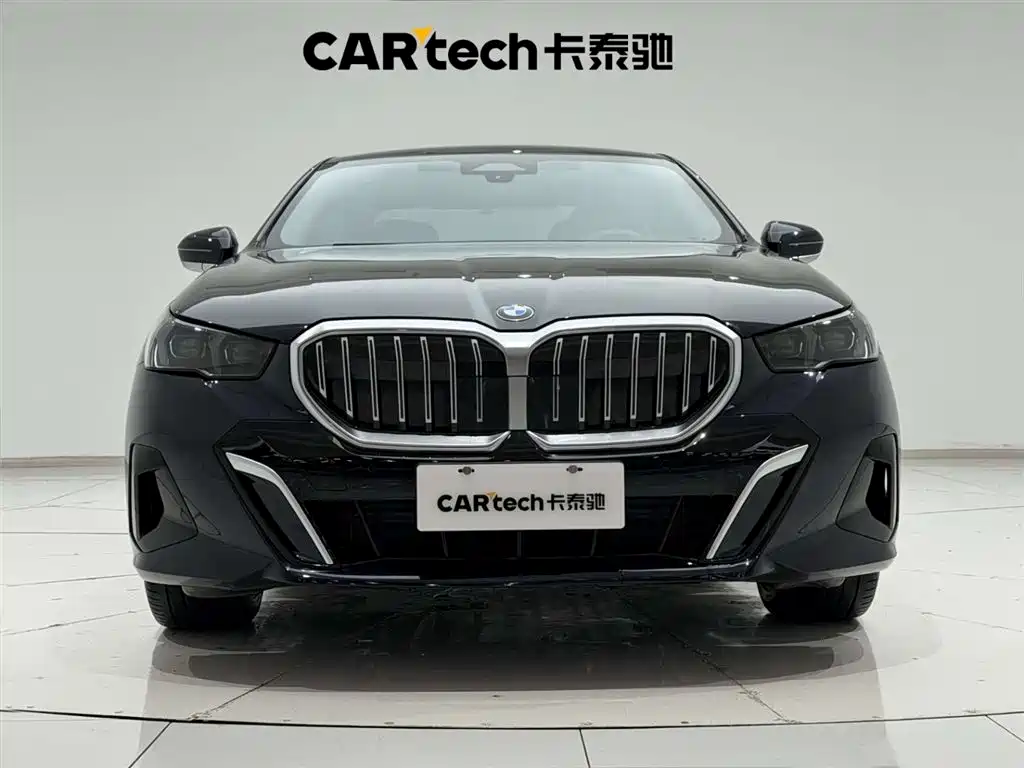 BMW 5 Series 2025 525Li M Sport Package