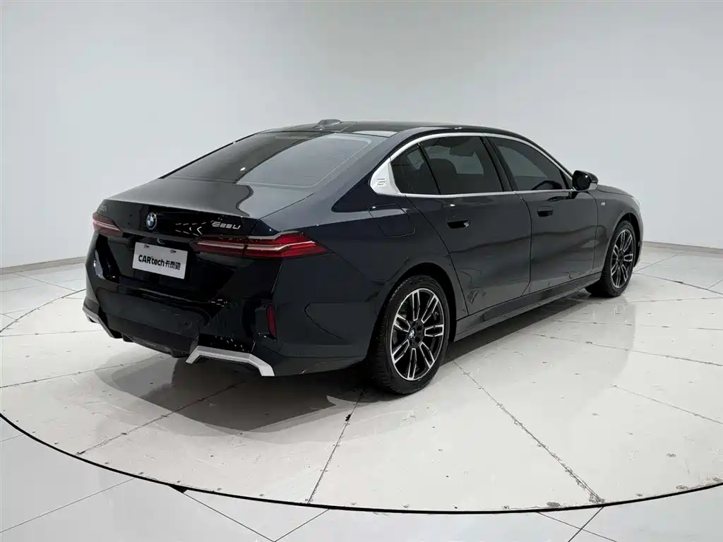 BMW 5 Series 2025 525Li M Sport Package