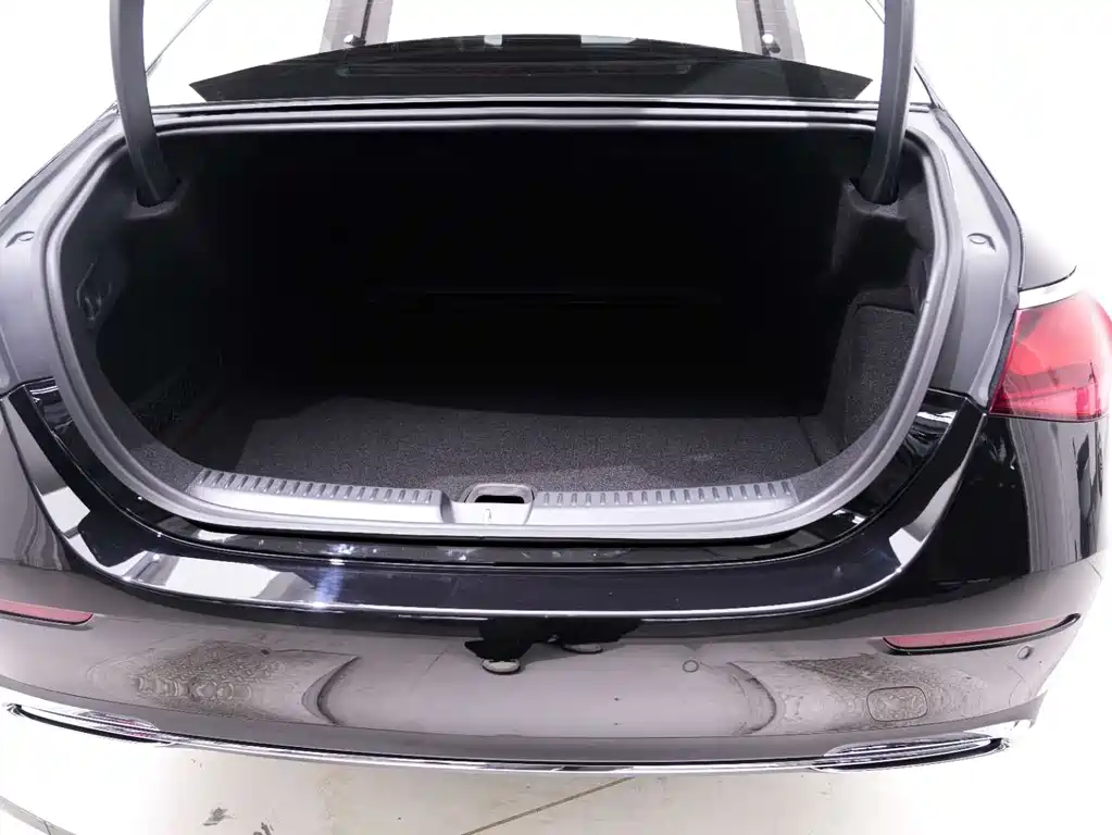 Mercedes-Benz E-Class 2025 Model E 300 L Fashion Edition