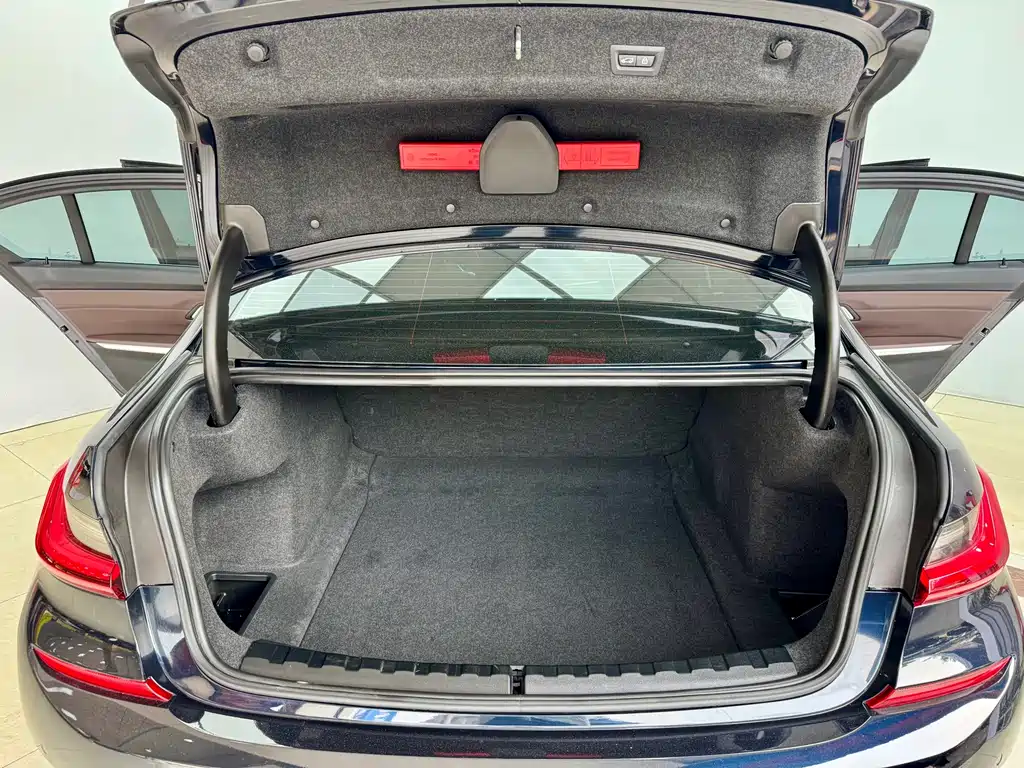 BMW 3 Series 2022 325Li M Sport Package