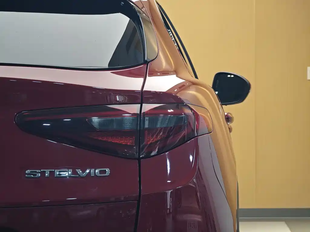 Stelvio 2017 2.0T 200HP Elite Edition