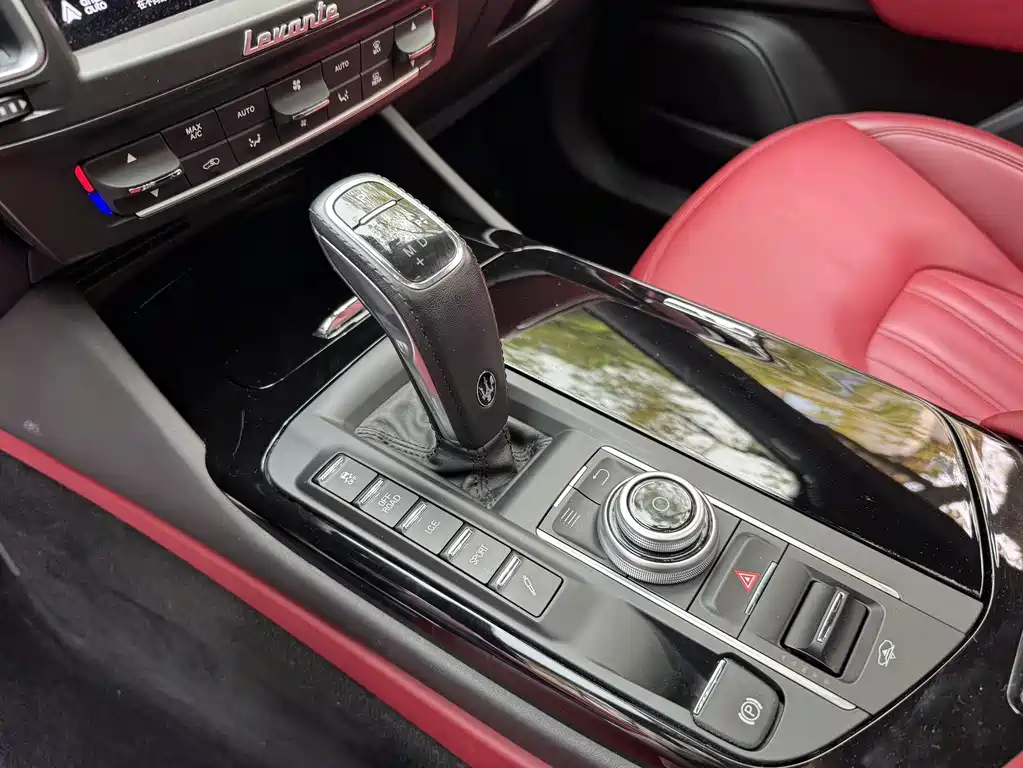 Levante 2019 3.0 T Standard Edition Euro V