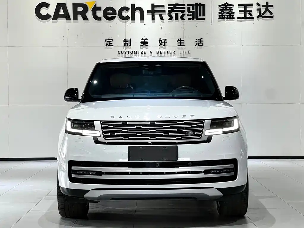 Range Rover 2024 Model 3.0 L6 400PS Classic Extended Edition