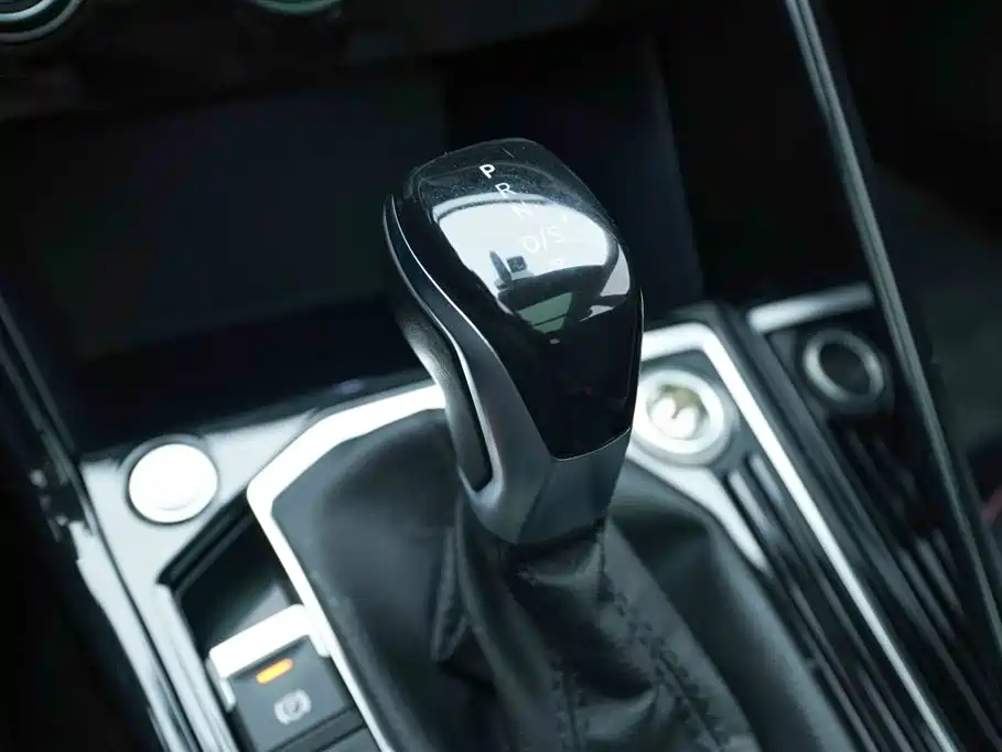 Tayron 2019 330 TSI Two-wheel Drive Luxury Edition National VI