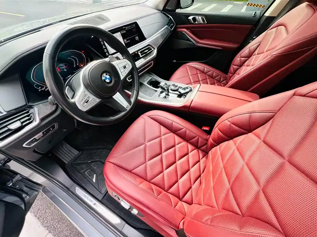BMW X5 2022 xDrive 30Li M Sport Package