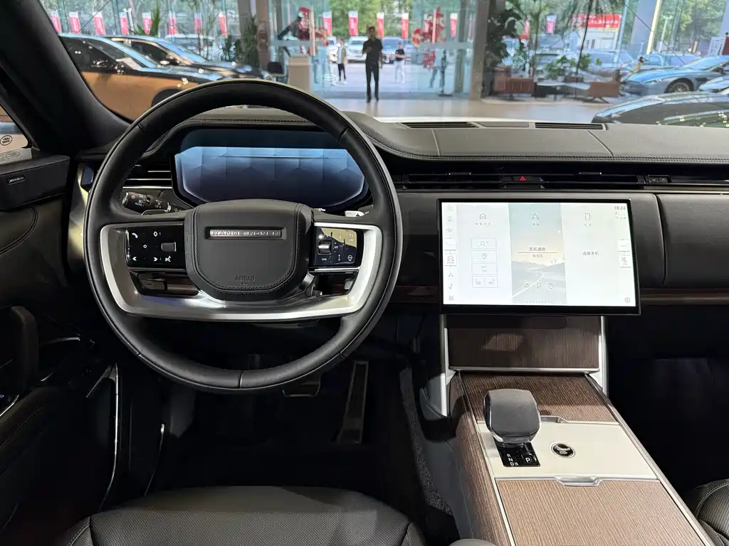 Range Rover 2024 Edition 3.0 L6 400PS Grand Extended Version