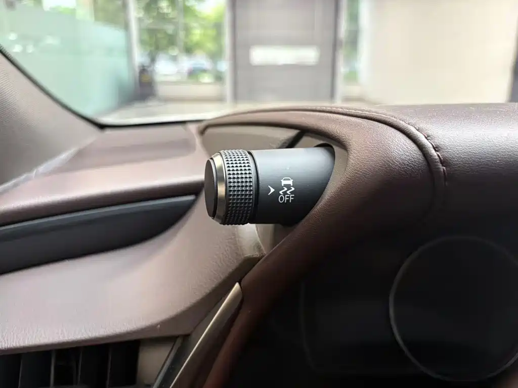 Lexus ES 2020 200 Excellence Edition
