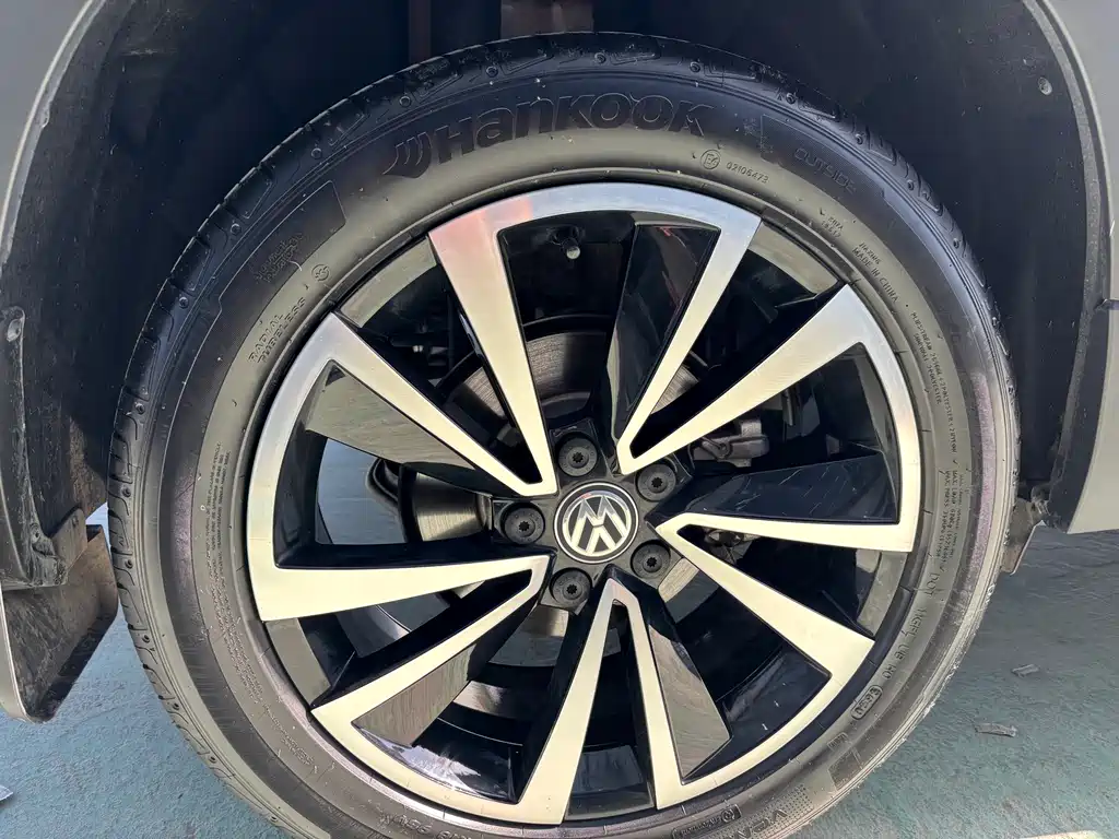 Tou岳 2020款 改款 330TSI 4x4 Flagship Edition Euro VI