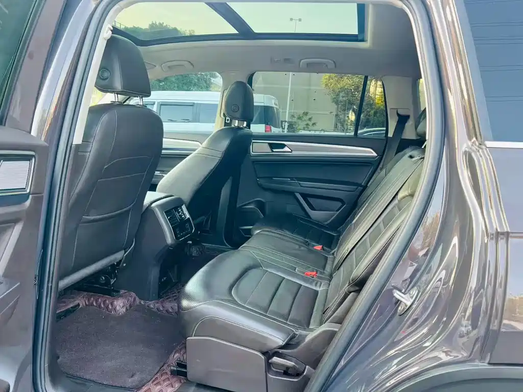 Tongyi Qianwen 2019 model 380TSI 4x4 luxury edition National VI