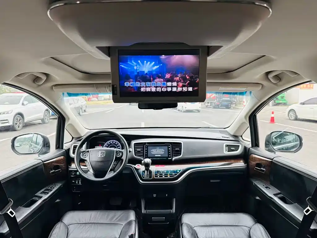 Odyssey 2015 model restyled 2.4L Grand Touring Edition