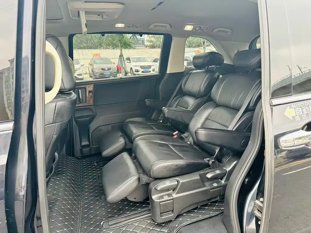 Odyssey 2015 model restyled 2.4L Grand Touring Edition