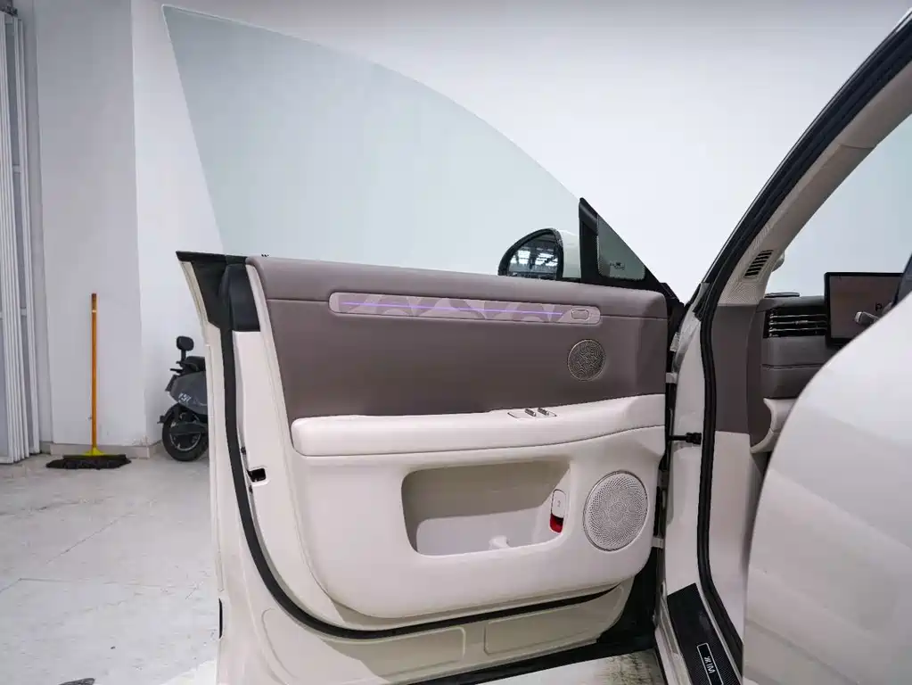 LS6 2026 Range-Extended 52 Max