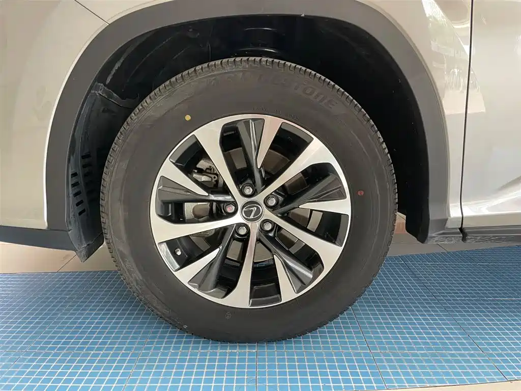 Lexus RX 2020 Facelift 300 Two-wheel-drive Elite Edition
