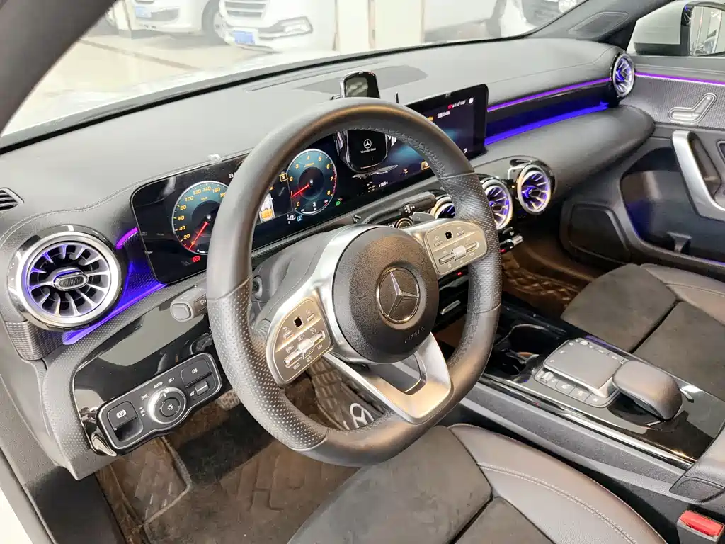 Mercedes-Benz A-Class 2021 A 200 L Sport Sedan Fashion Edition