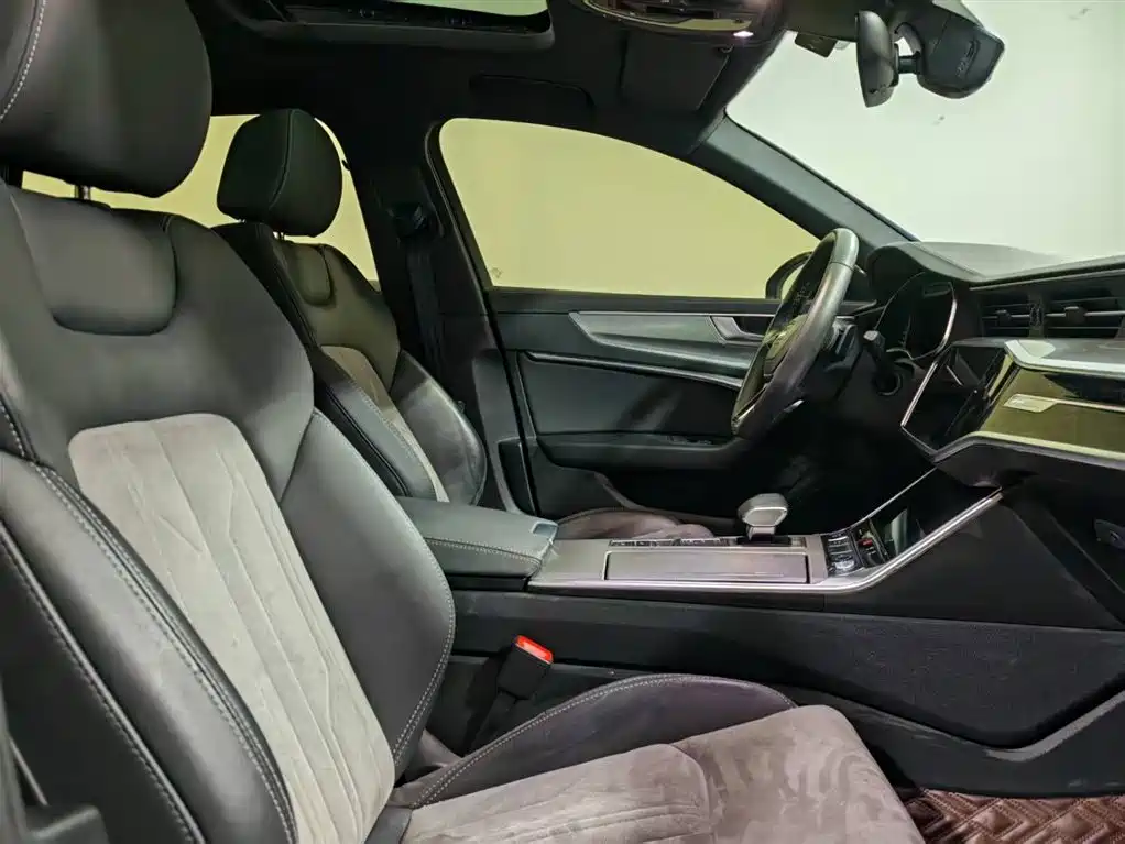 Audi A6L 2023 40 TFSI Luxury Dynamic Edition