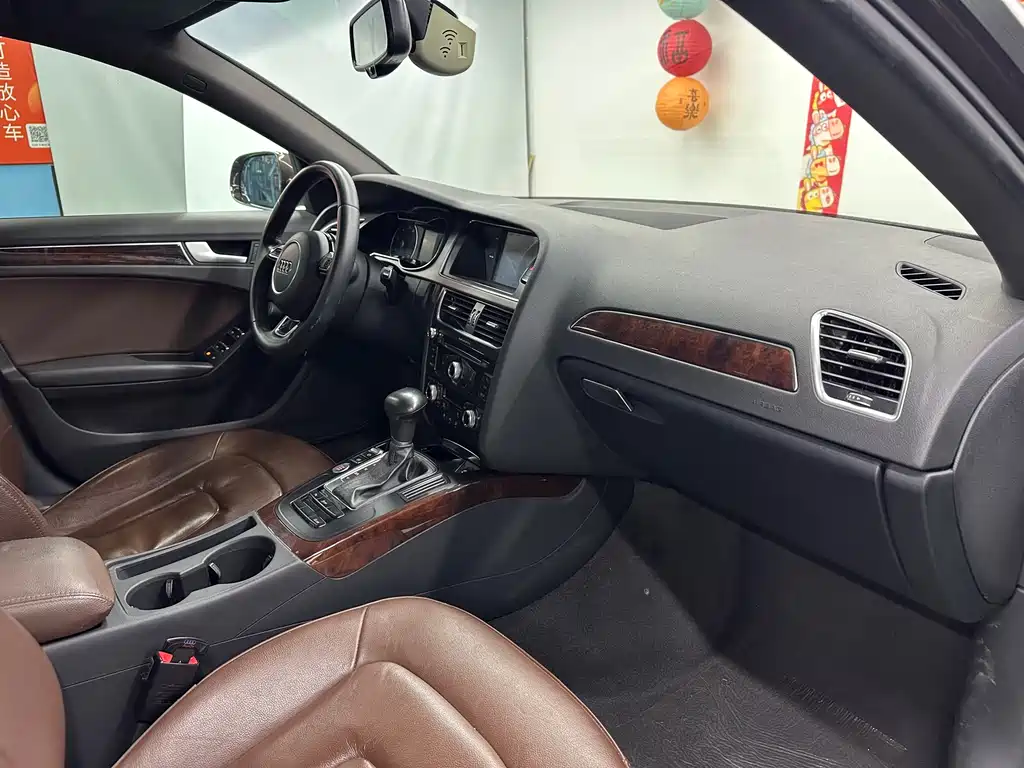 Audi A4L 2016 35 TFSI Prestige Edition S Line Comfort Version