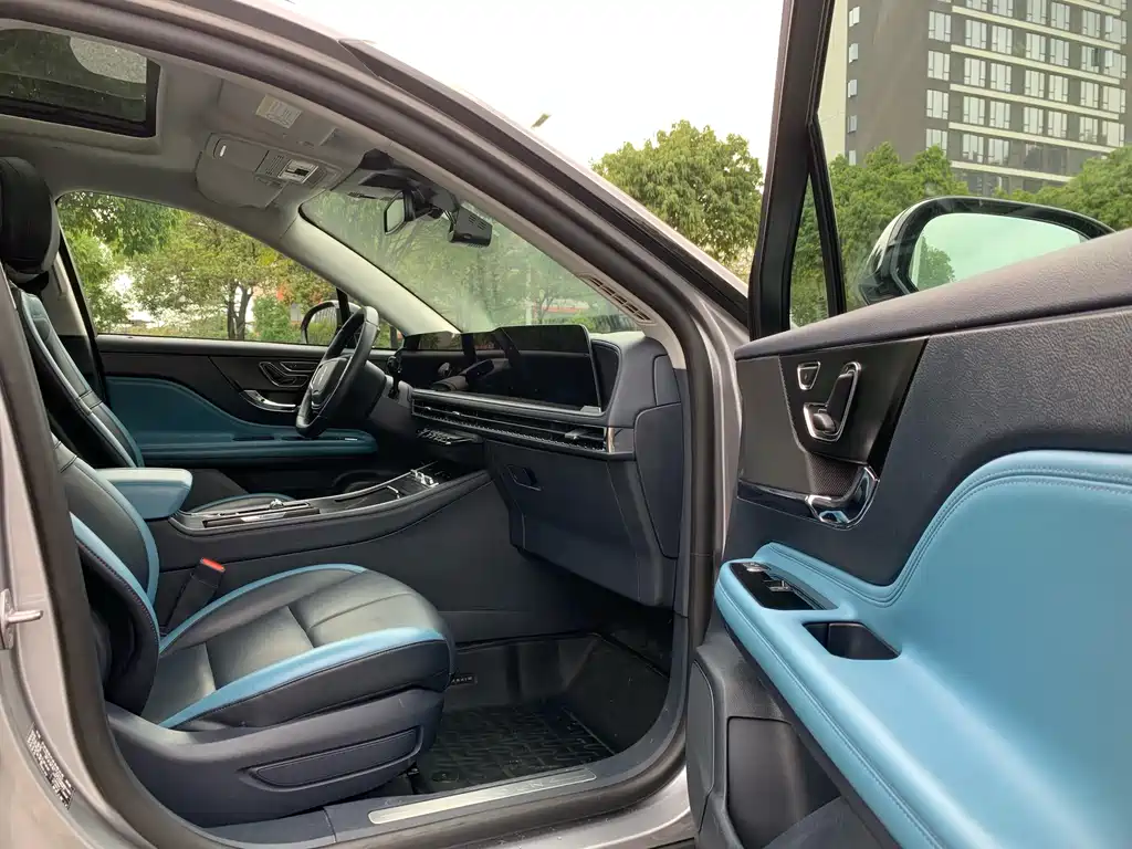 Explorer 2024 1.5T Two-Wheel Drive Premium Hybrid Edition