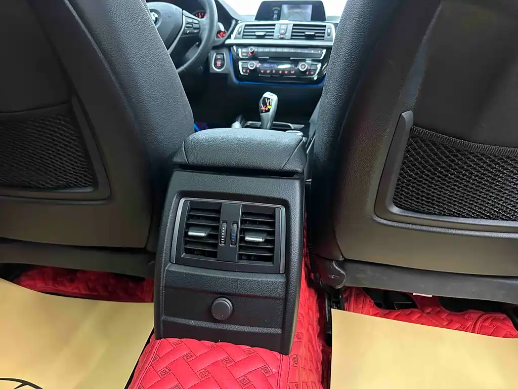 BMW 3 Series GT 2018 320i Sport Line