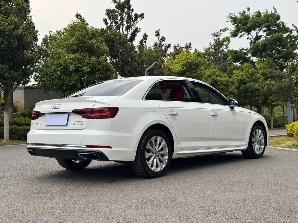 Audi A4L 2019 40 TFSI进取型国V