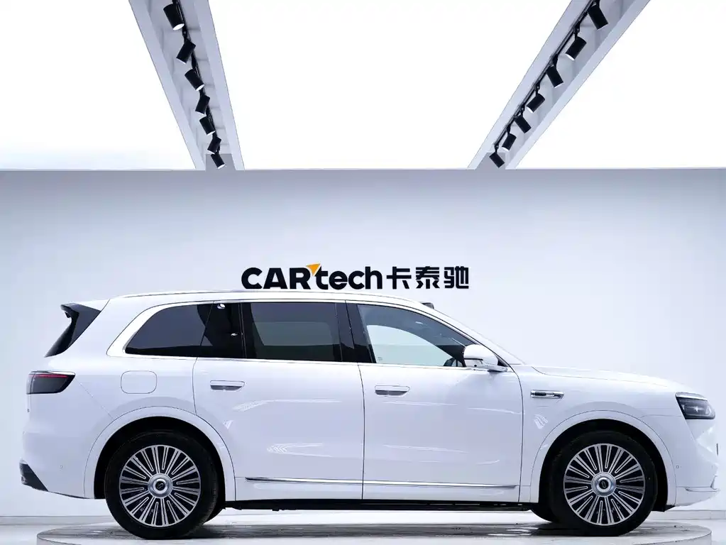 SUV M8 2025 Edition Range-Extended Ultra Version 53.4kWh 5-Seat Version (192-line LiDAR)