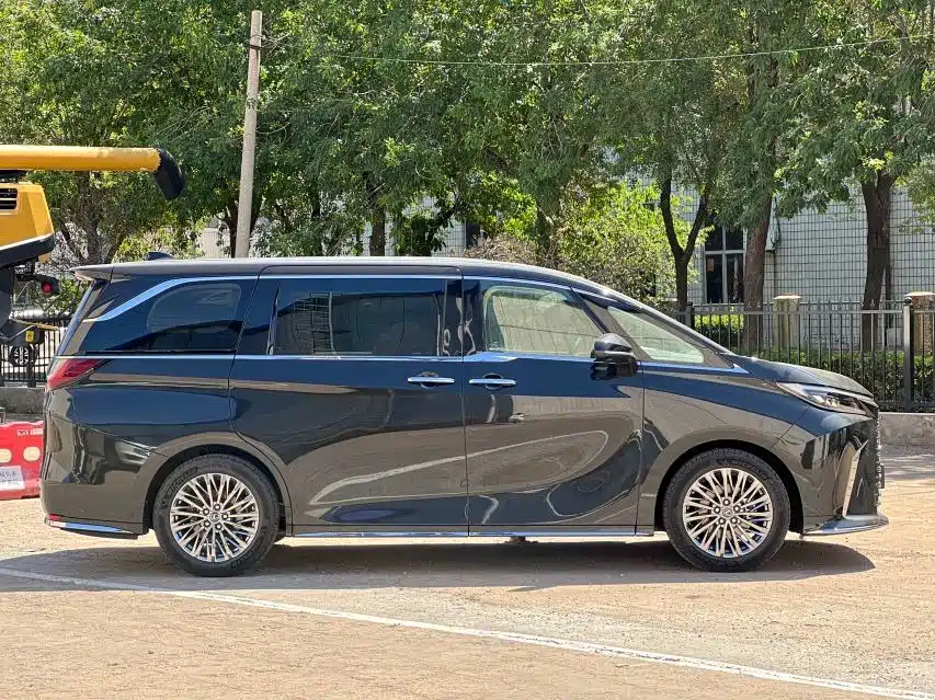 Lexus LM 2025 350h 7-Seat Elegance Edition