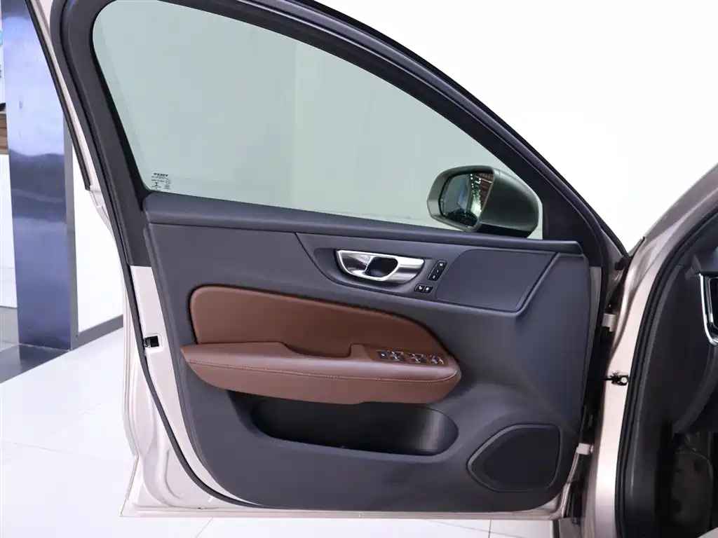 Volvo S60 2023 B4 Intelligent Luxury Edition
