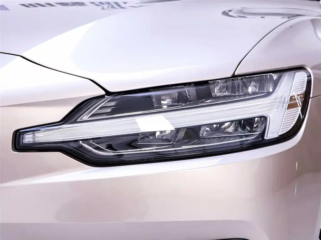 Volvo S60 2023 B4 Intelligent Luxury Edition