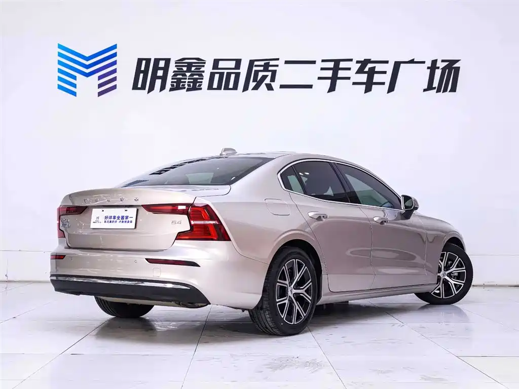 Volvo S60 2023 B4 Intelligent Luxury Edition