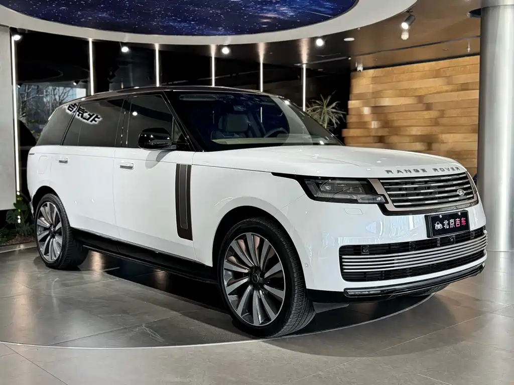 Range Rover 2024 3.0 L6 400PS SV尊荣创世加长版 4座