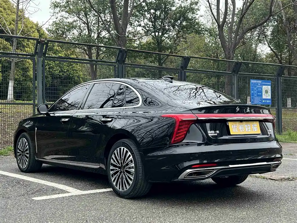 Hongqi H5 2025 Model 2.0T Automatic Qi Chang Edition