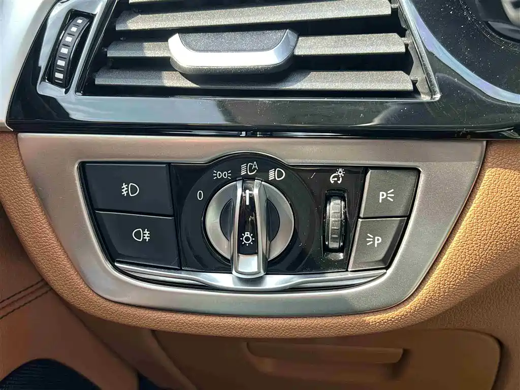 BMW 6 Series GT 2018 630i Luxury Design Package