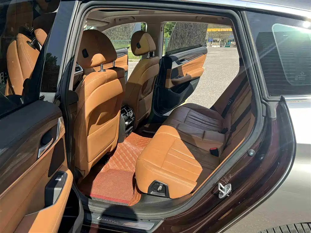 BMW 6 Series GT 2018 630i Luxury Design Package