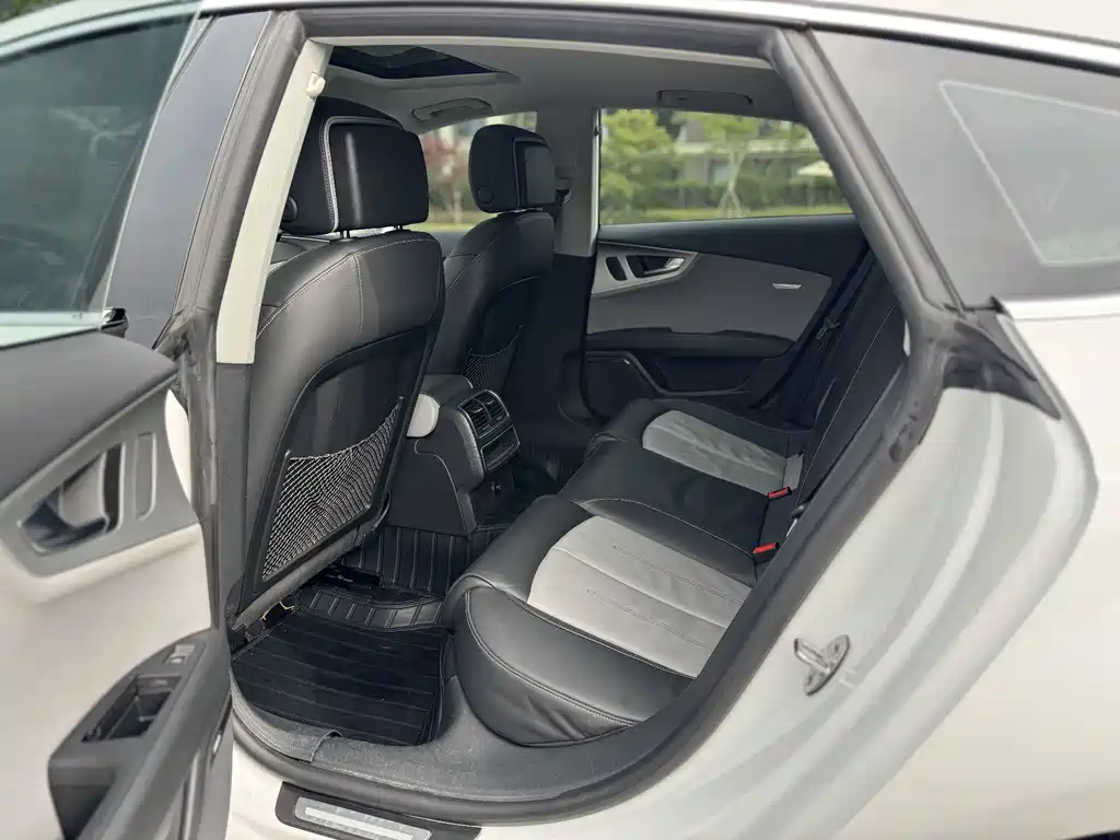 Audi A7 2014 model 35 FSI quattro Tech Line