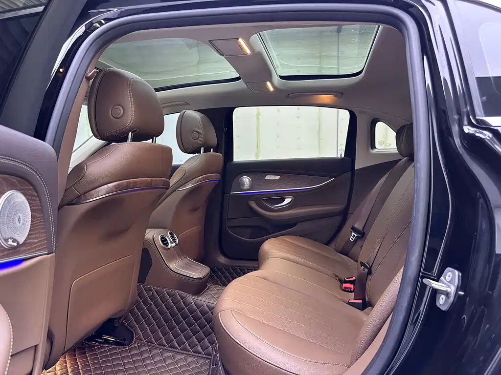 Mercedes-Benz E-Class 2023 E 300 L Fashion Edition