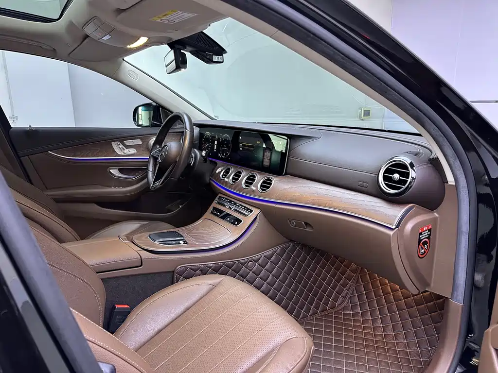 Mercedes-Benz E-Class 2023 E 300 L Fashion Edition