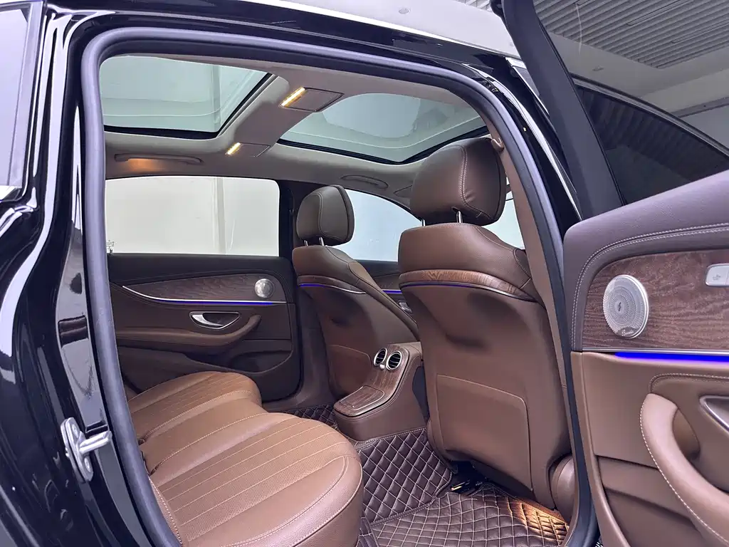 Mercedes-Benz E-Class 2023 E 300 L Fashion Edition