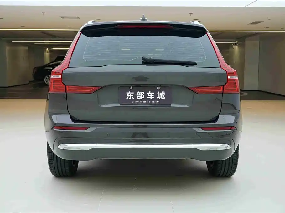 Volvo XC60 2023 B5 AWD Intelligent Distance Luxury Edition