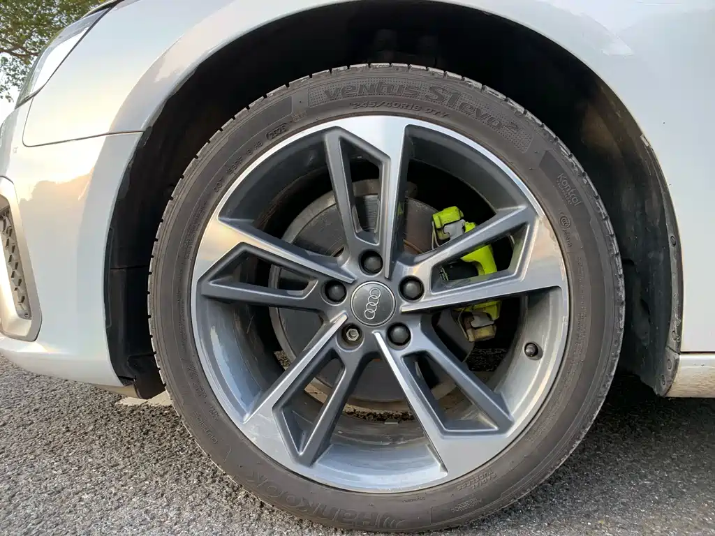 Audi A4L 2020 40 TFSI Fashion Dynamic Edition