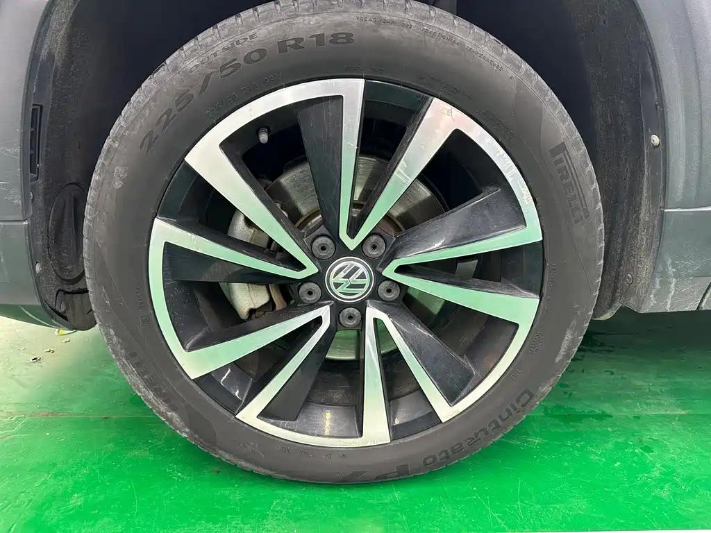 Tou岳 2019 330TSI 4x4 Luxury Edition National VI