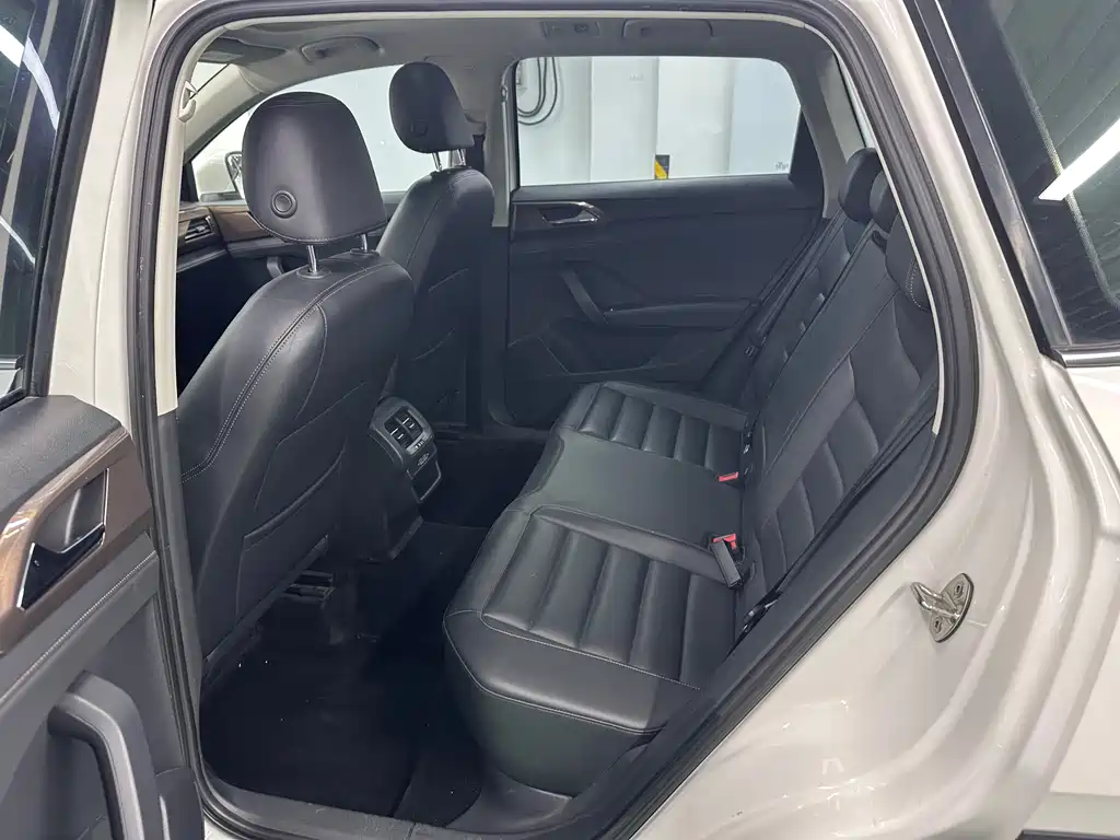 Tou岳 2019 330TSI 4x4 Luxury Edition National VI