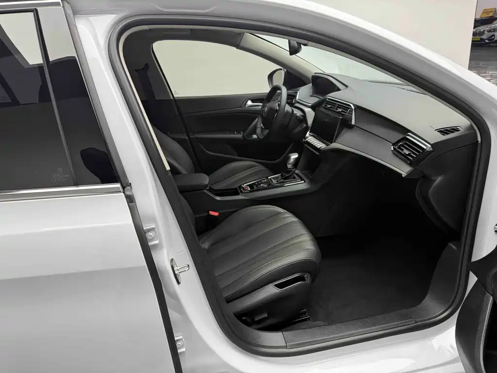 Peugeot 408 2024 360THP Laphi Edition