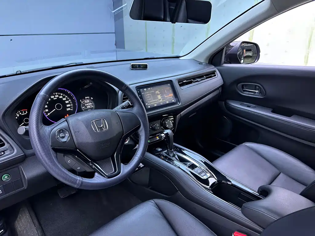 Crosstour 2017 1.8L CVT Two-wheel Drive Pioneer Edition