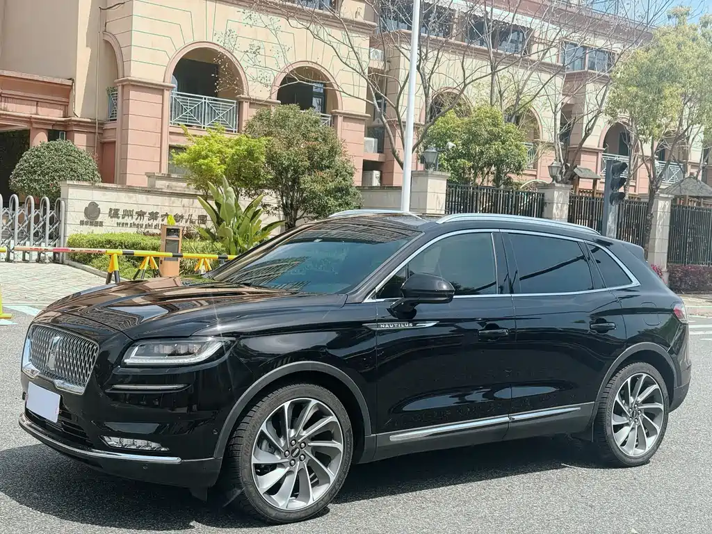 Navigator 2022 2.7T AWD Premium Edition