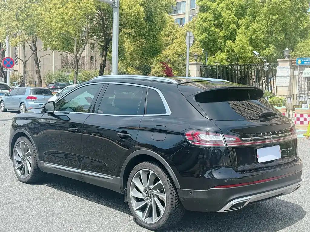 Navigator 2022 2.7T AWD Premium Edition